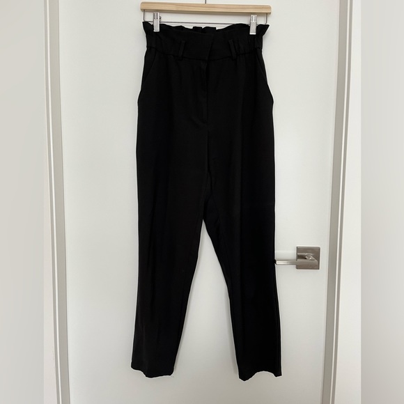 H&M Paperbag waist trousers. Size 6 - Picture 1 of 4